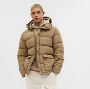GAP Men's Beige Puffer Jacket